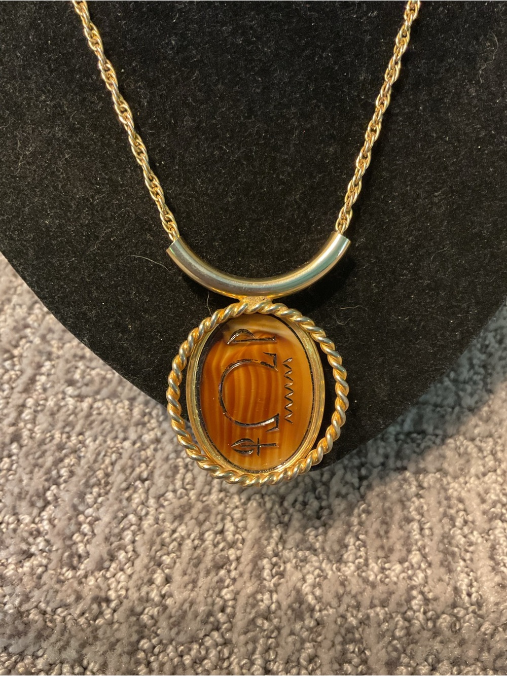 VTG JULIANA D&E Carved Scarab Beetle Pendant Necklace Book Piece - Picture 5 of 7